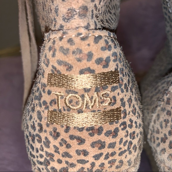 Toms 9.5W side zip cheetah print suede ankle boots - Picture 7 of 14